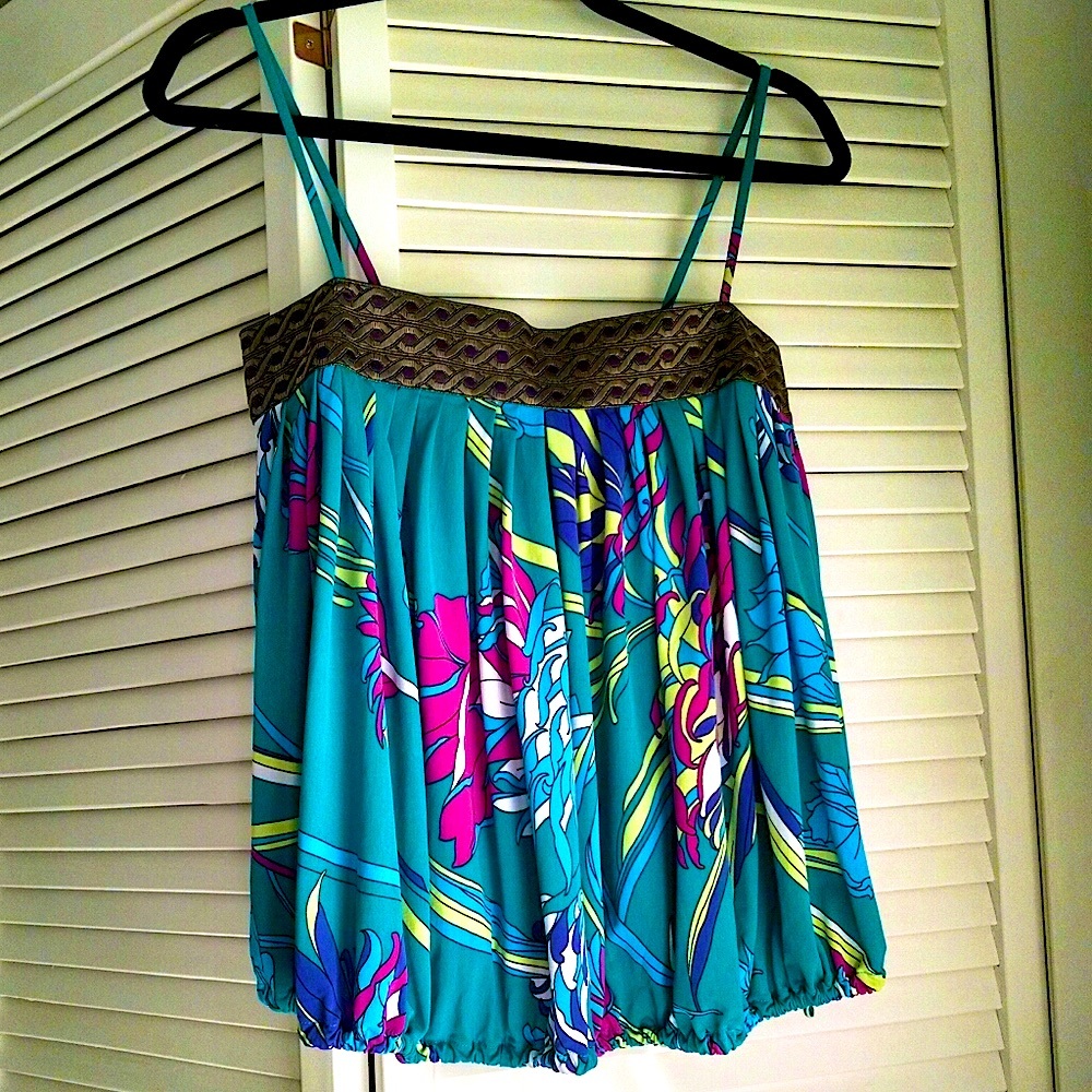 Excellent condition! Never worn. Floral bubble hem spaghetti strap crop top